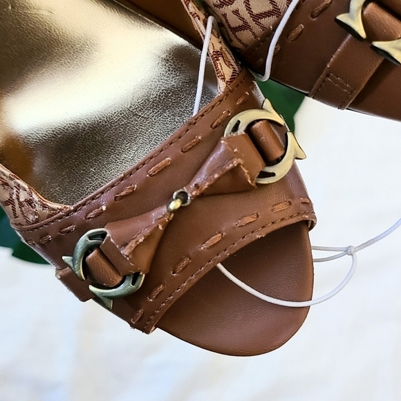 Etienne Aigner peep toe heels - Picture 3 of 10